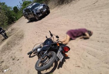 Mulher é morta a tiros enquanto pilotava moto no litoral do Piauí