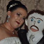 Mulher se casa com boneco de pano em Minas Gerais