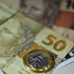 Poupança: quanto rende R$ 1.000 por ano após nova alta da Selic?