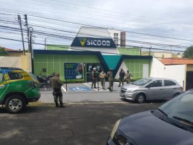 Bandido roubam malote de dinheiro durante assalto a banco em Teresina