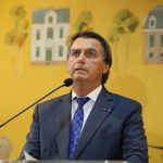 Bolsonaro autoriza reajuste de 33% do piso salarial para professores