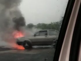 Carro pega fogo durante chuva na zona sudeste de Teresina