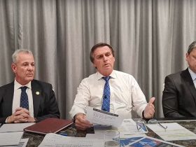Jair Bolsonaro negocia PEC para zerar impostos sobre combustíveis