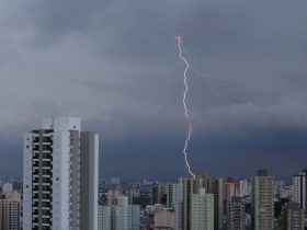 Média anual de raios deve subir de 77,8 para 100 milhões no Brasil