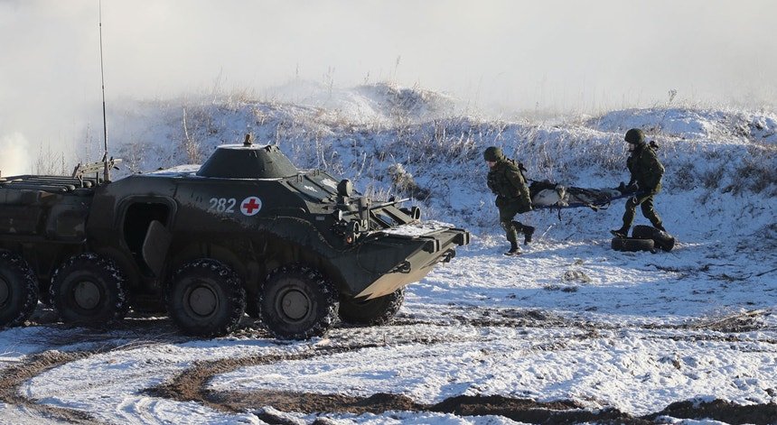Rússia anuncia retirada parcial de tropas da fronteira com Ucrânia