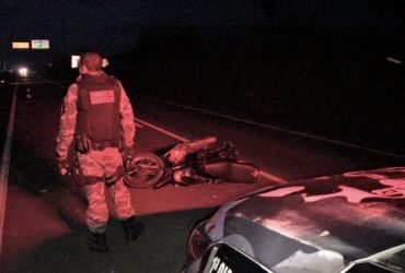 Homem sofre mal súbito e morre após cair de moto na BR 343