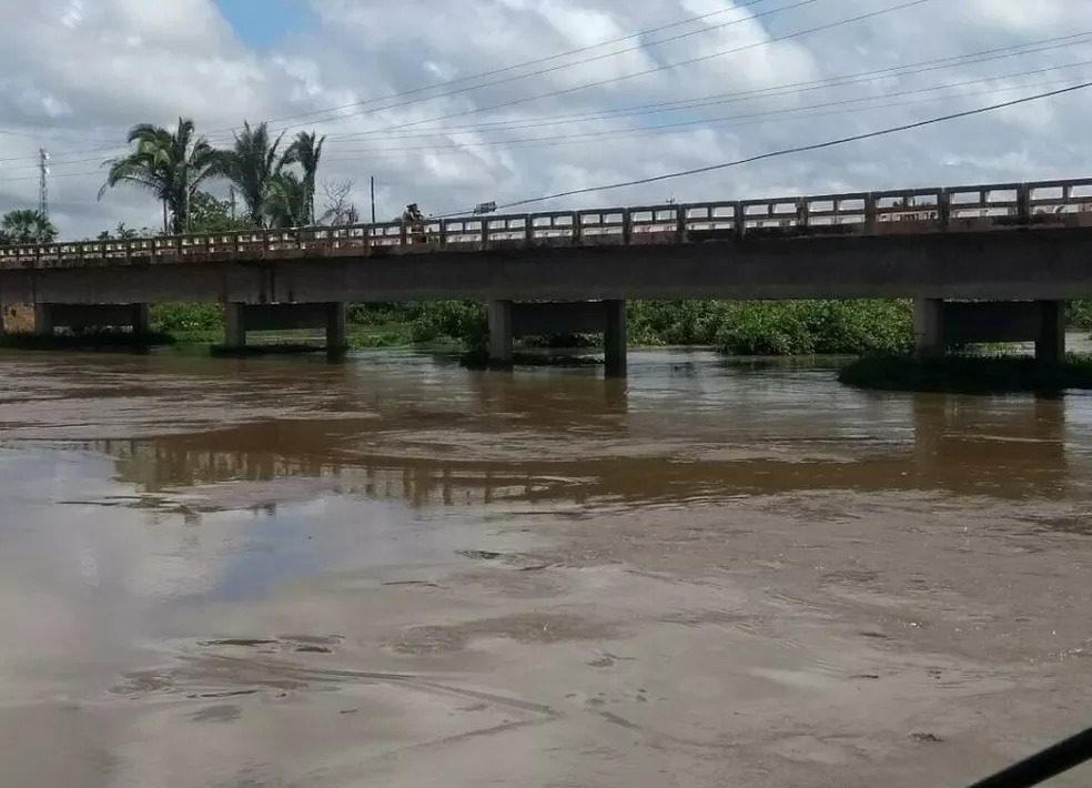 Rio Maratoan em Barras