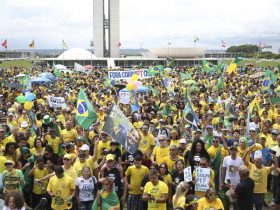 Feriado de domingo será marcado com atos pró-Bolsonaro e pró-Lula