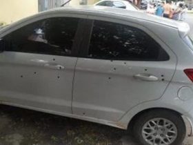Veículo é alvejado com 12 disparos em Teresina