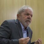"Não reduz os combustíveis porque tem rabo preso", diz Lula atacando Bolsonaro