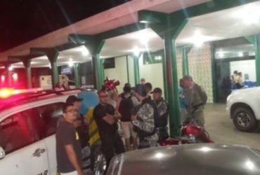 Mototaxista tem faca cravada nas costas durante tentativa de assalto no litoral do Piauí