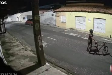 Bandido armado com facão rouba bicicleta de ciclista em Teresina