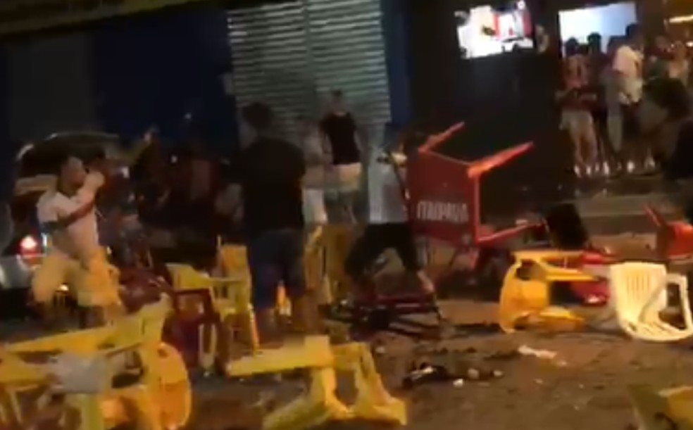 Jovem é morto com três facadas durante briga de bar no interior do Piauí