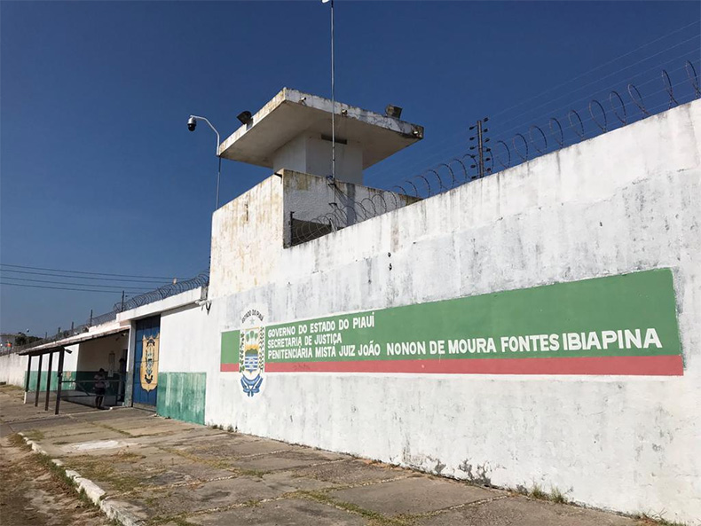 Pai e preso após levar droga para filho dentro de penitenciária em Parnaíba