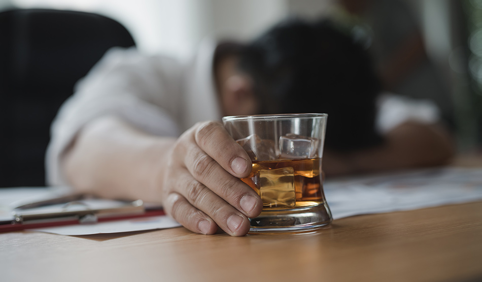 Pílula anti-ressaca promete reduzir em até 70% os efeitos do álcool no corpo