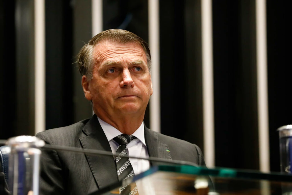 Presidente Jair Bolsonaro diz que irá debater com Lula