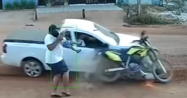Pai salva bebê de ser atropelado por carro no Pará
