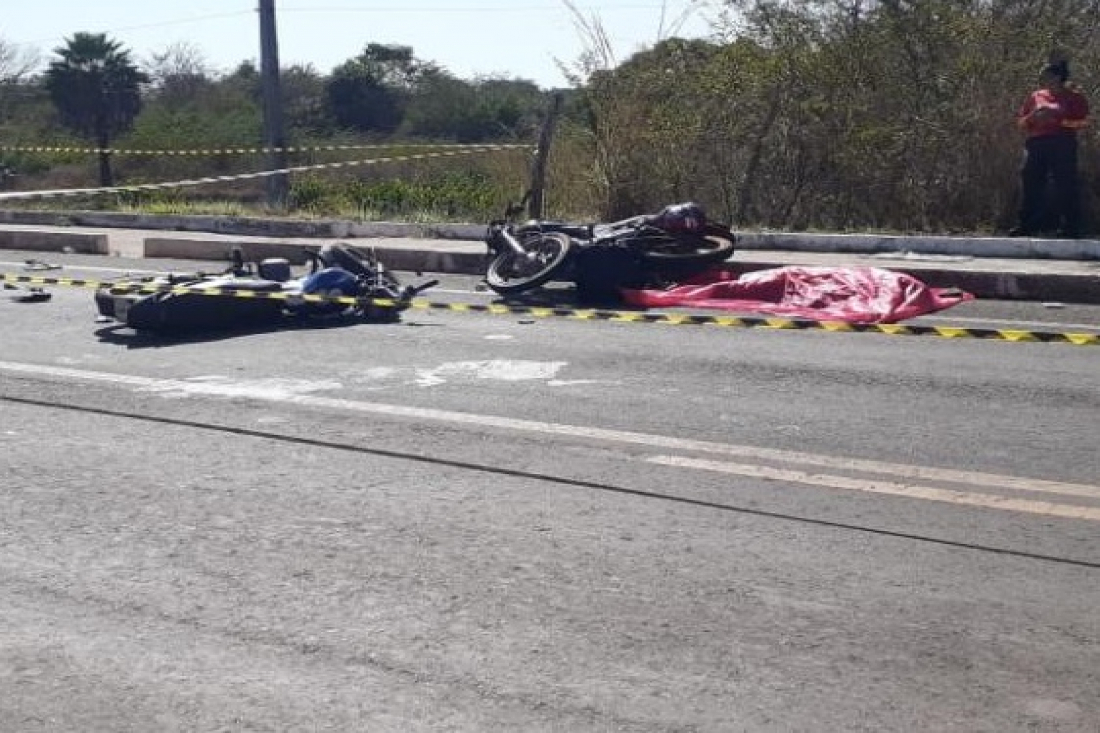 Dois jovens morre após colisão frontal entre motos no interior do Piauí