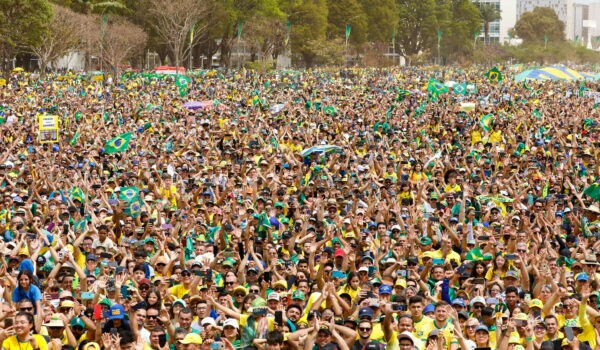 Manifestações de 7 de Setembro reúnem multidões por todo o Brasil