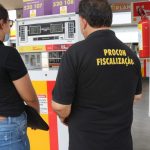 Procon atua 36 postos de combustíveis com irregularidades do Piauí