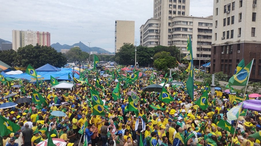 Feriado é marcado com protestos contra Lula pelo Brasil