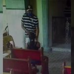 Mulher é assaltada enquanto rezava em igreja