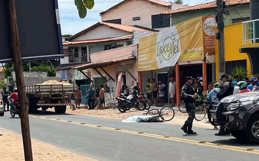 Mulher morre após ter a cabeça esmagada por caminhão no litoral do Piauí