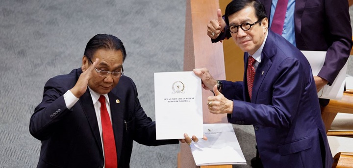 Indonésia aprova lei que pune o sexo fora do casamento