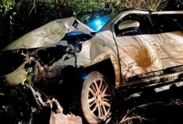 Motorista perde controle de carro e colide contra carnaúba no Piauí