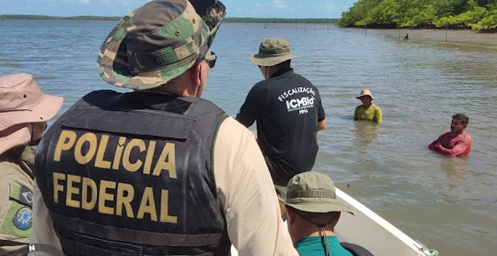 Polícia Federal (PF) apreende redes de pescas ilegais no Delta do Parnaíba