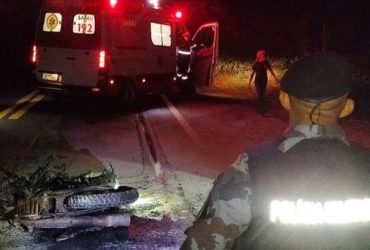 Jovem furta motocicleta e durante fuga morre após colidir contra ônibus no Piauí