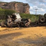 Grave acidente entre carreta e ônibus da Transpiauí deixa vários feridos no Piauí