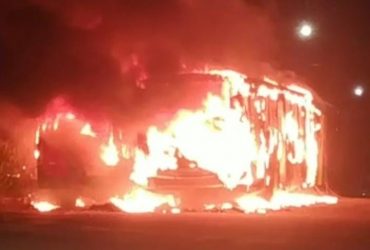 Polícia Civil prende acusados de queimar cinco ônibus na noite desta segunda-feira (17) em Teresina