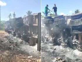 Carreta frigorífica tomba e pega fogo na BR-135 no Piauí