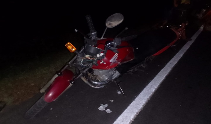 Homem vem a óbito após colidir motocicleta contra animal na pista no Piauí