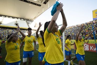 Seleção feminina vira destaque em classificação de futebol da FIFA