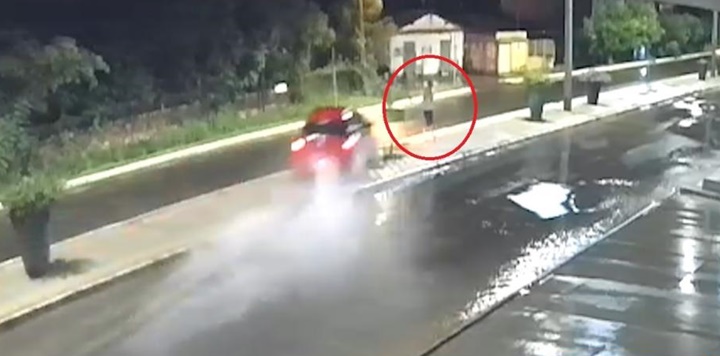 Vídeo: Homem é quase atingindo por carro desgovernado no Piauí