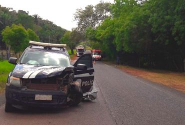 Acidente com viatura policial e carro de passeio deixa três feridos na PI-113 no Piauí