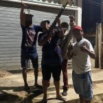 Grupo invade delegacia, furta fuzil e é flagrado disparando pelas ruas no interior do Piauí