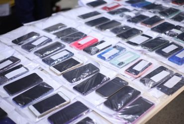 Polícia agora vai verificar situação de celulares durante blitz para com o intuito de encontrar celulares roubados