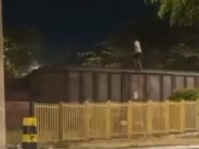 Vídeo Homem é flagrado correndo sobre vagões de trem em movimento em Teresina