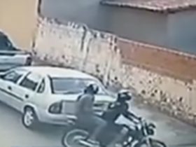 Vídeo: Indivíduos trocam tiros durante assalto em funeral em Teresina