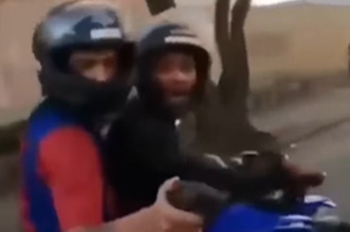 Vídeo: Motociclista grava o próprio assalto