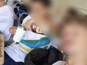 Vídeo viraliza após mostrar alunos com garrafa de cachaça dentro de sala de aula no Piauí