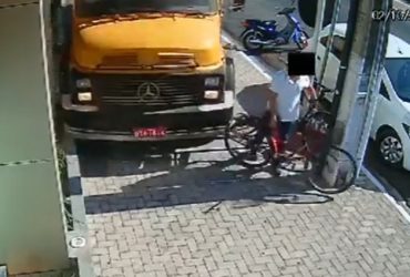 Vídeo: Homem escapa de ser atropelado por caminhão no Piauí
