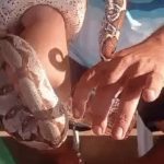 Homem é indiciado por maus tratos após viralizar dando cerveja a cobra no Piauí