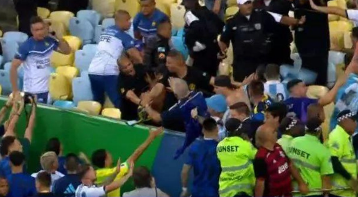 Torcedores entram em confronto antes de início de jogo entre Brasil e Argentina