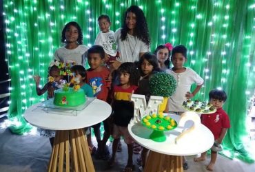 Criança piauiense que viralizou após comemorar aniversário com bolo de areia vira pauta no Jornal Nacional