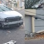Duas pessoas ficam feridas após motorista perder controle de carro e colidir contra poste no Piauí