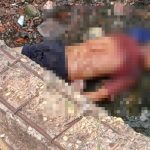 Corpo de jovem é encontrado em córrego com sigla do PCC cravada com seu sangue nas costas em Timon
